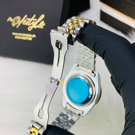 GMT_Master_II_40mm_Two-Tone_Jubilee_Dual-Time_Interface_3